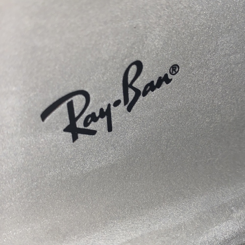 Ray-Ban glasses case - Picture 3 of 16